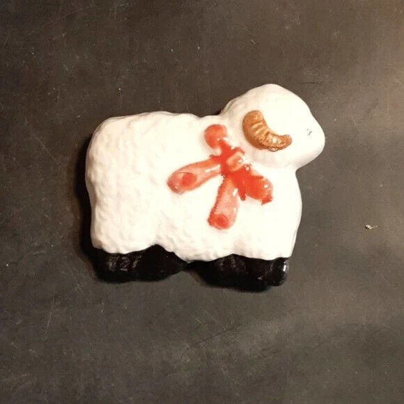 Lamb ceramic refrigerator magnet * - Picture 1 of 3